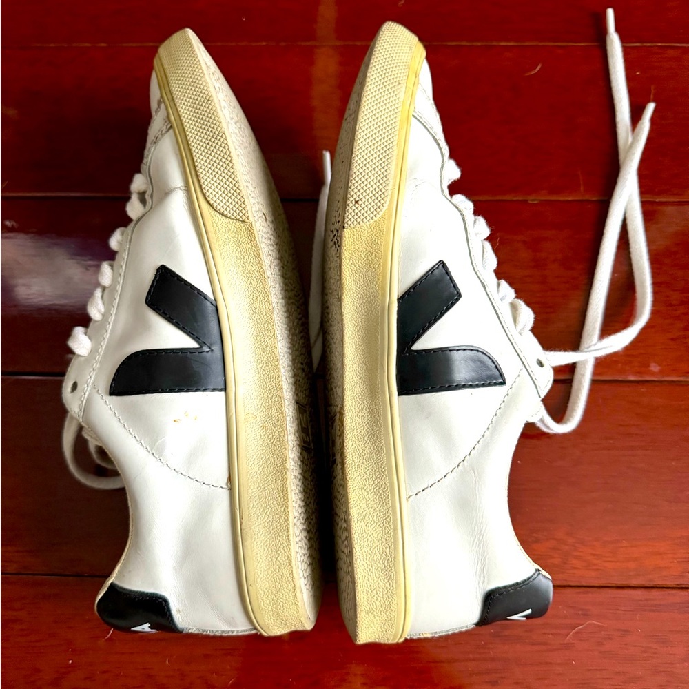 Veja leather shoes